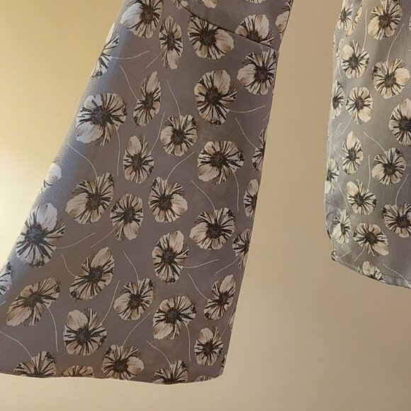 Banana Republic Silver Grey Floral Print Blouse Sz Small - Picture 5 of 8
